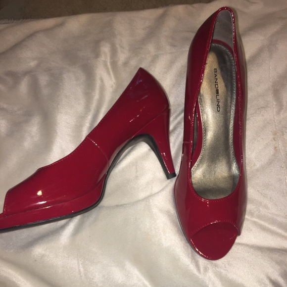 bandolino red heels